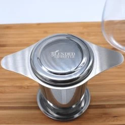Theezeef Met Handvat Inclusief Lekplaatje En Kruiden Knijper - Thee Ei Voor Losse Thee - Theefilter Voor Losse Thee - Thee Infuser -Koffie en Thee Verkoop 1200x1200 242