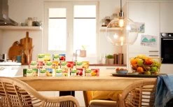 Pickwick Aardbei Fruit Thee - 12 X 20 Zakjes -Koffie en Thee Verkoop 1200x742 2