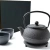 Tealøv THEE SET 800 ML GIETIJZER | COMPLETE SET IN GESCHENKDOOS | Gietijzeren Theepot Met Roestvrijstalen Zeef, Gietijzeren Theekopjes En Onderzetter | In Authentiek Japanse Stijl | Arare Zwart -Koffie en Thee Verkoop 1200x929