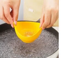 IGOODS 4 Pack Egg Poacher Cups - Perfect Gepocheerde Eieren - Egg Maker Niet-gepocheerde Eieren Cups BPA Gratis Siliconen Ei Poacher Cups Magnetron Ei Poacher- Ei Poacher Pan- Boiler Steamer- Magnetron Eieren -Koffie en Thee Verkoop 1200x978