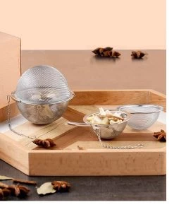 Merkloos Thee Zeef Set 3 Stuks Ø 9 / Ø 7 / Ø 5 - Thee/kruiden Kogel RVS -Thee Ei RVS - Kruiden Zeef/filter RVS -Koffie en Thee Verkoop 988x1200 1